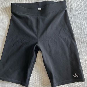 7” high-waist biker short